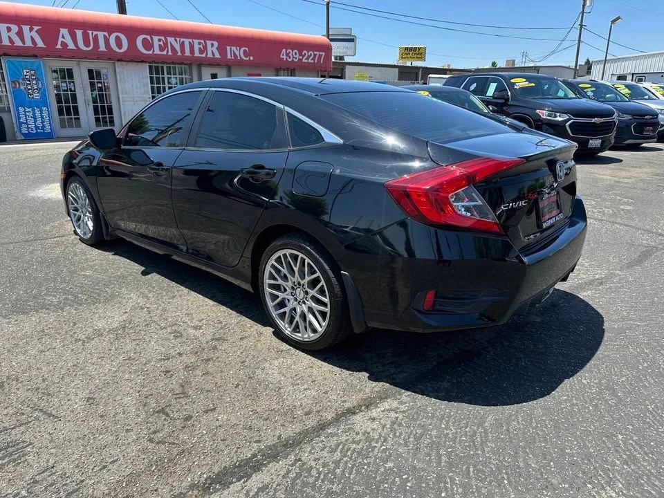 2019 Honda Civic 10th Gen - Image 13 of 20