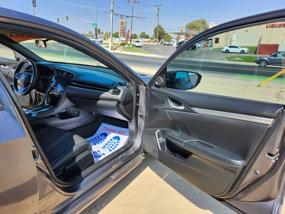 2019 Honda Civic 10th Gen - Image 12 of 15