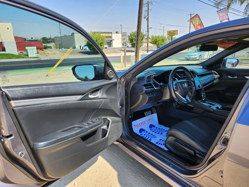 2019 Honda Civic 10th Gen - Image 9 of 15