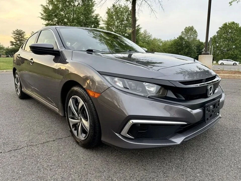 2019 Honda Civic 10th Gen - Image 10 of 14