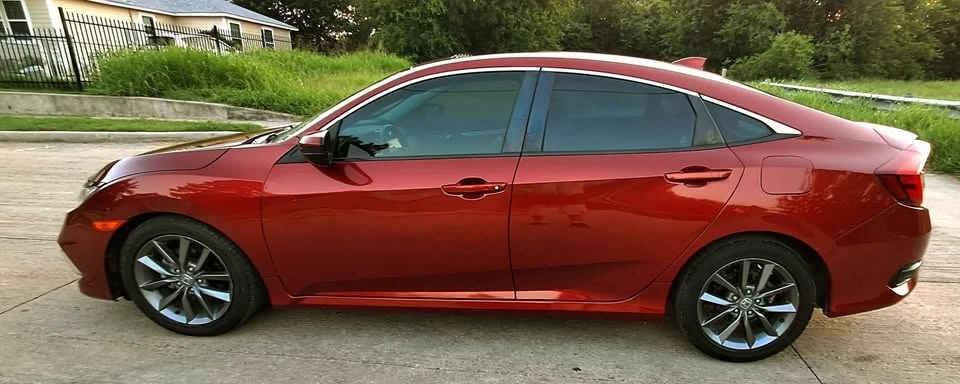 2019 Honda Civic 10th Gen - Image 8 of 17