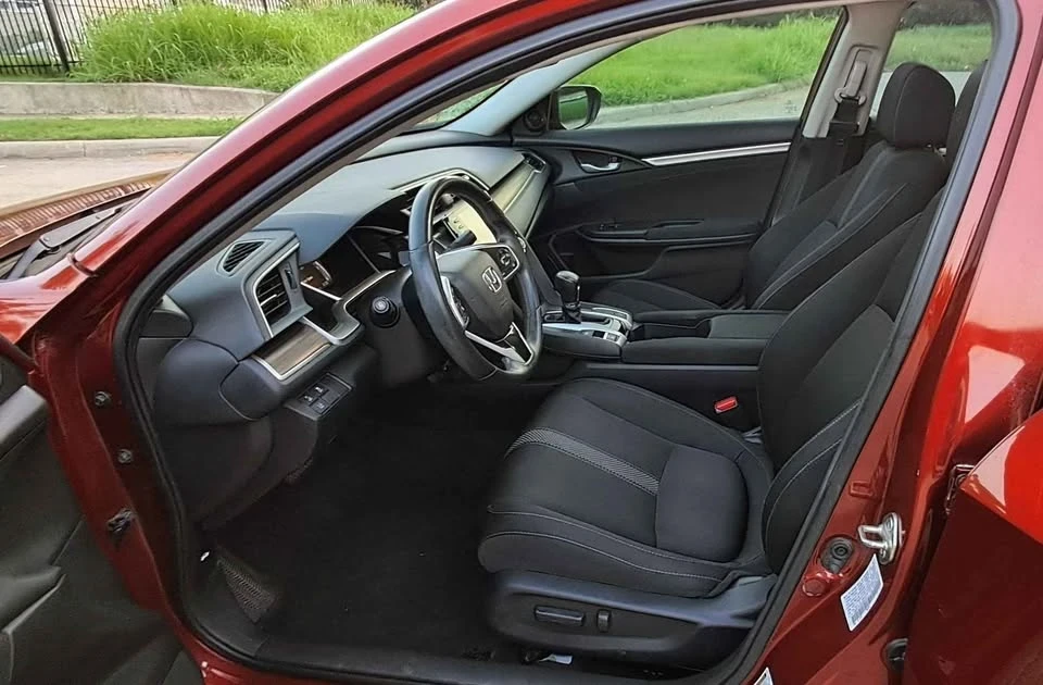 2019 Honda Civic 10th Gen - Image 12 of 17