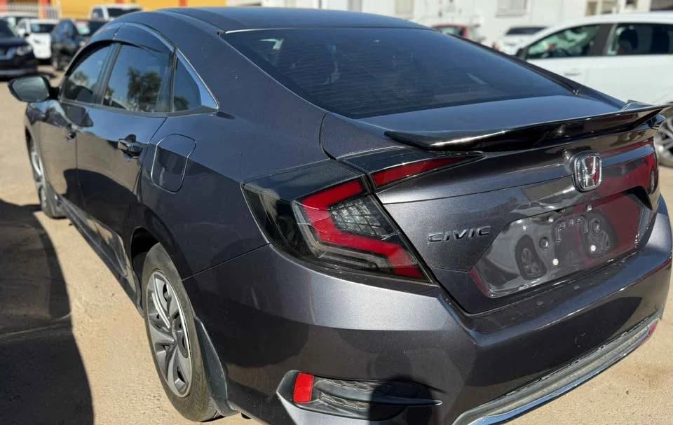 2019 Honda Civic 10th Gen - Image 2 of 4