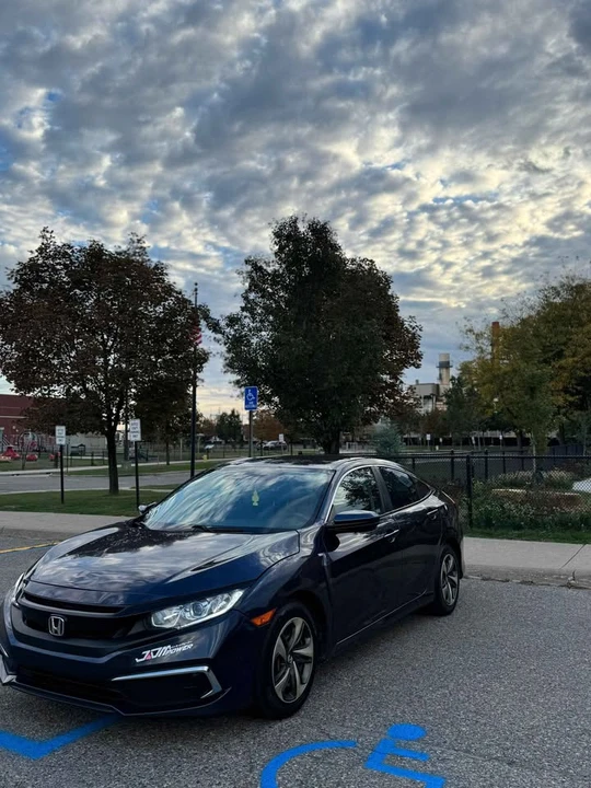 2019 Honda Civic 10th Gen - Image 6 of 12