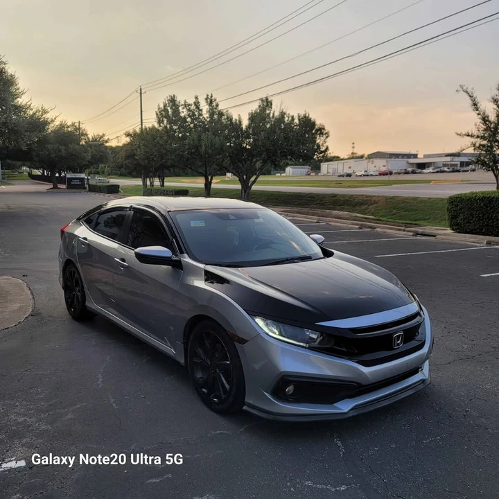 2019 Honda Civic 10th Gen - Image 14 of 17