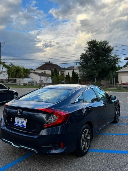 2019 Honda Civic 10th Gen - Image 3 of 12