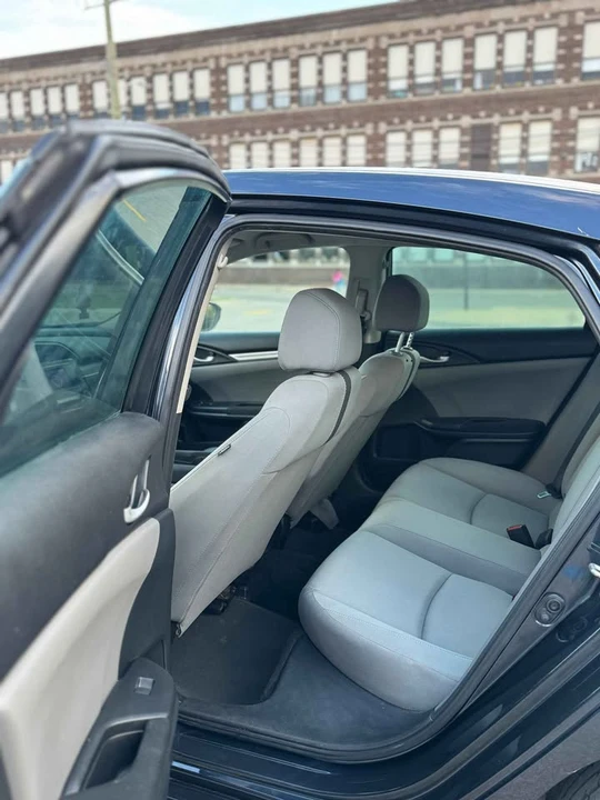 2019 Honda Civic 10th Gen - Image 2 of 12