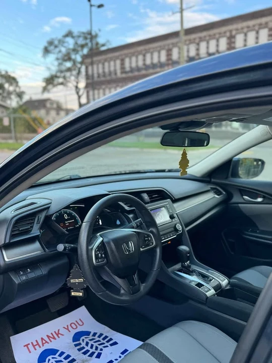 2019 Honda Civic 10th Gen - Image 4 of 12