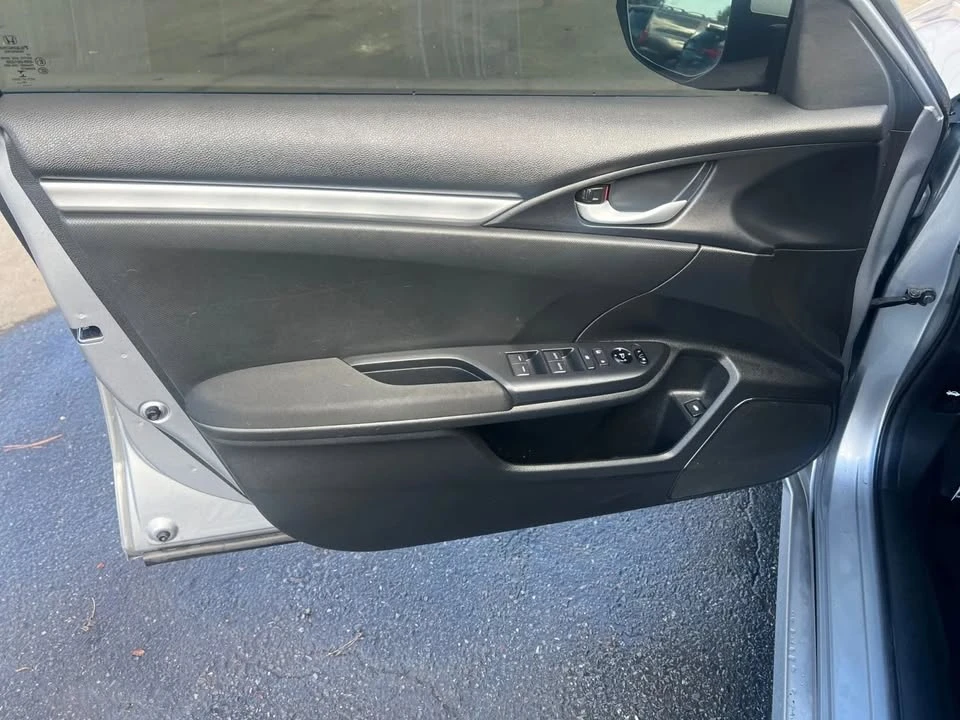 2019 Honda Civic 10th Gen - Image 19 of 20