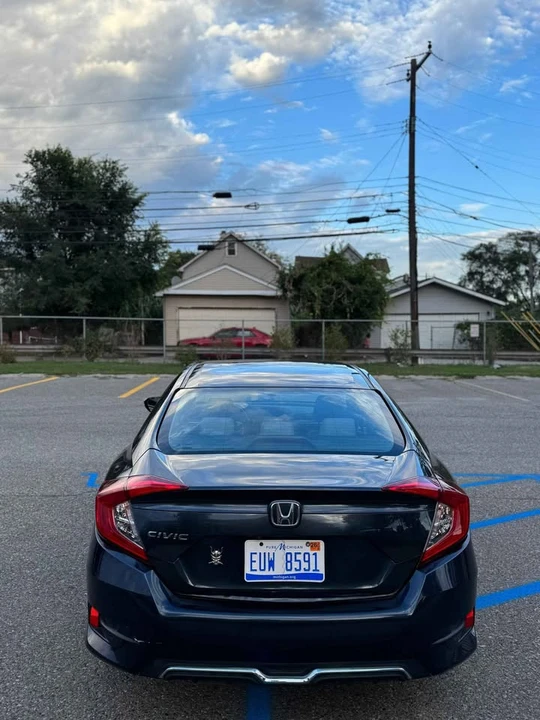 2019 Honda Civic 10th Gen - Image 5 of 12