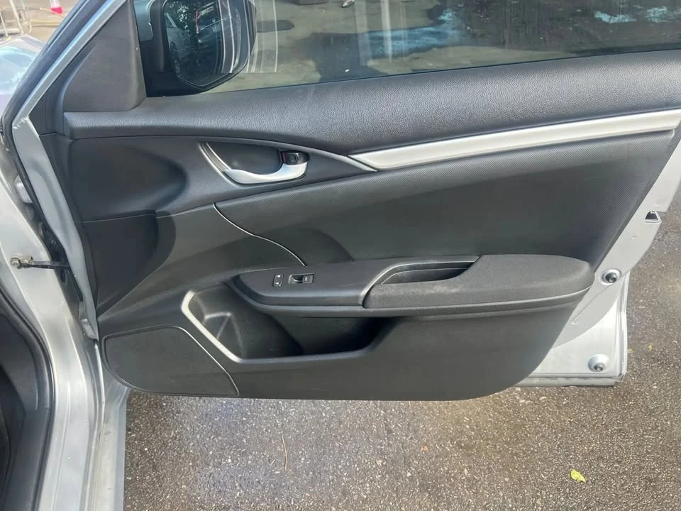 2019 Honda Civic 10th Gen - Image 17 of 20