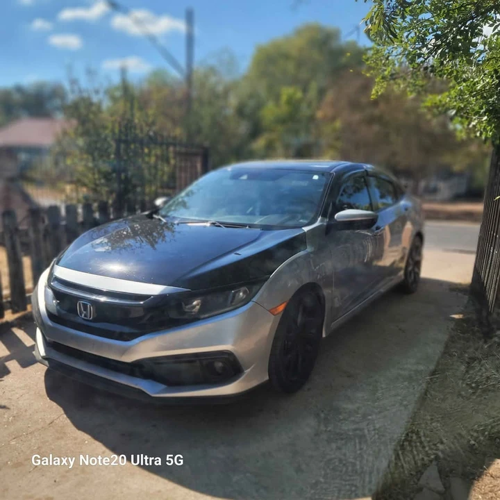 2019 Honda Civic 10th Gen - Image 17 of 17