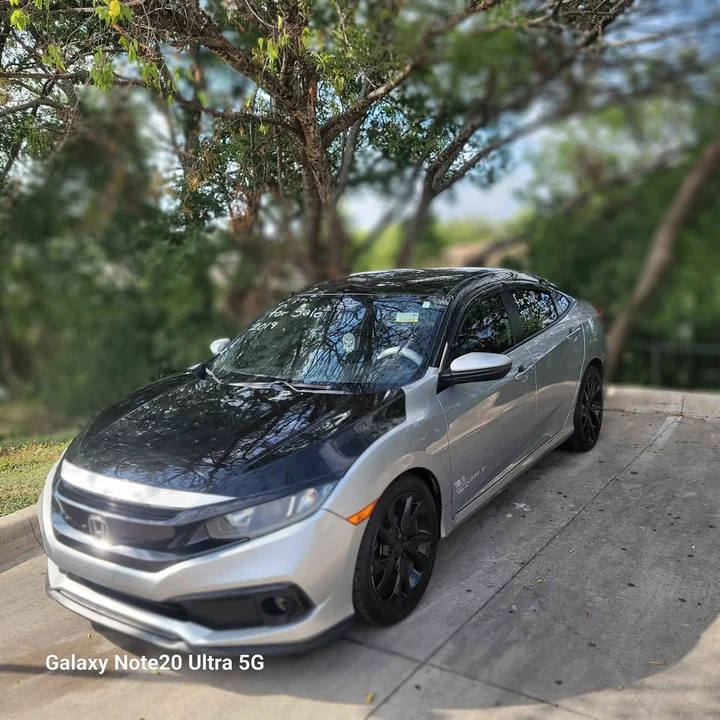 2019 Honda Civic 10th Gen - Image 5 of 17