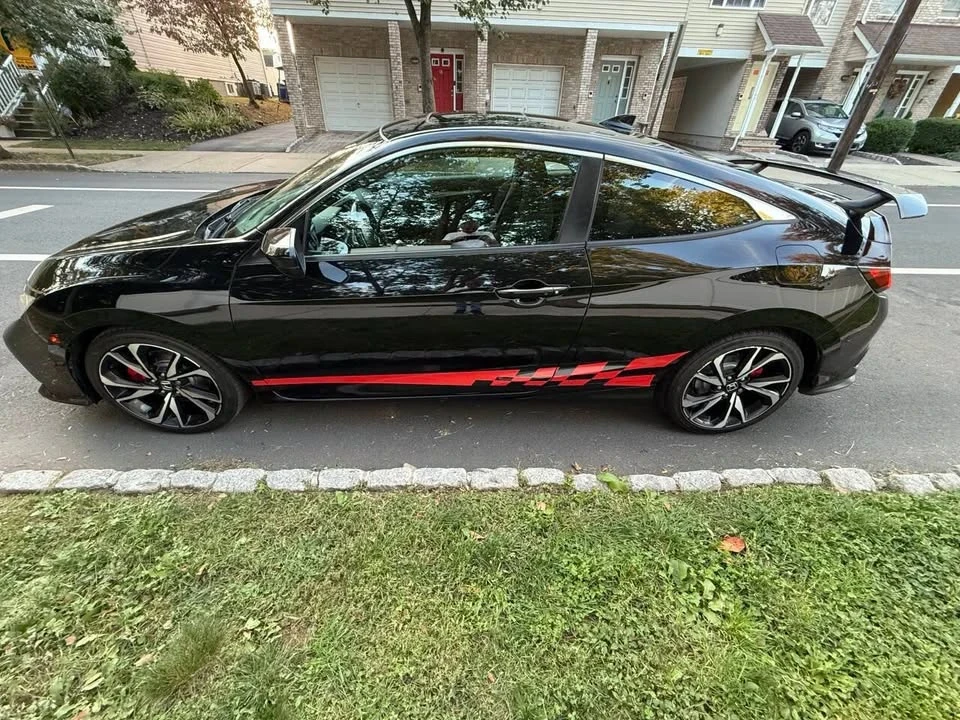 2019 Honda Civic 10th Gen - Image 6 of 20