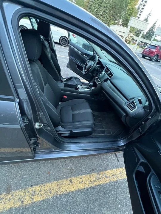 2019 Honda Civic 10th Gen - Image 8 of 12