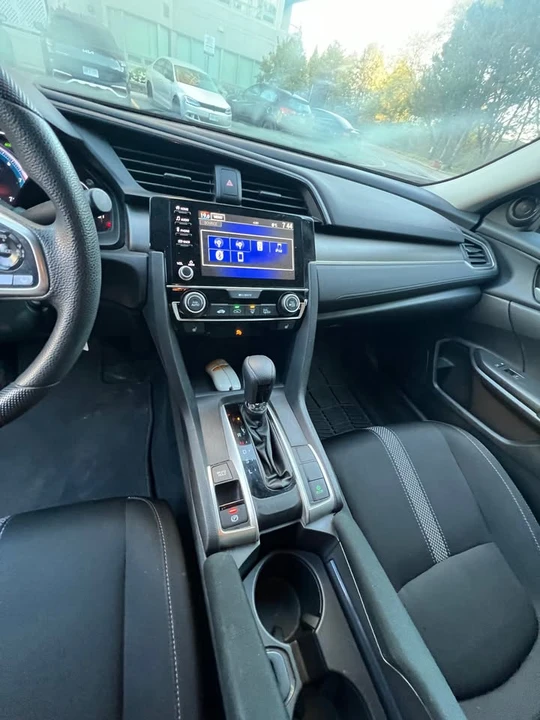 2019 Honda Civic 10th Gen - Image 7 of 12