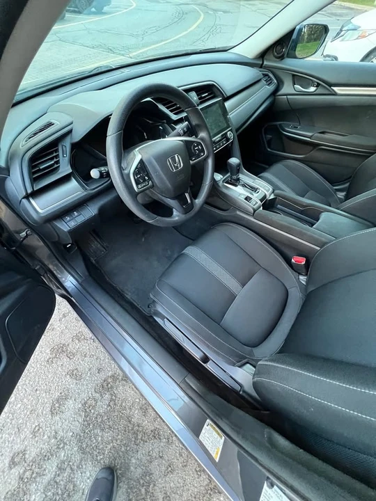 2019 Honda Civic 10th Gen - Image 6 of 12