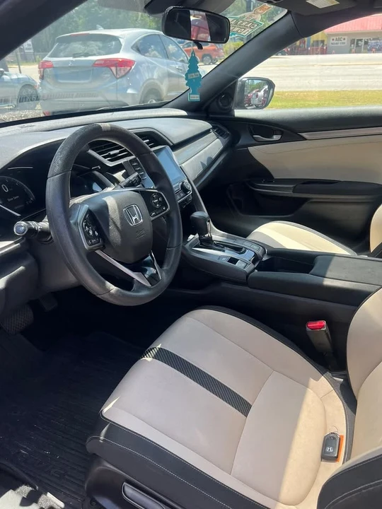2019 Honda Civic 10th Gen - Image 10 of 11