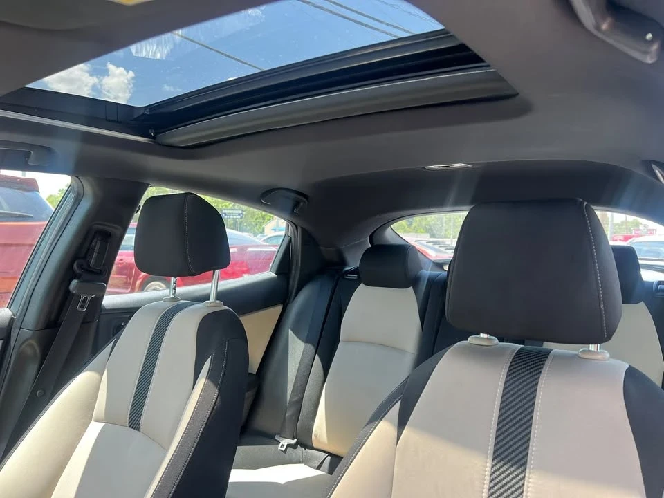 2019 Honda Civic 10th Gen - Image 7 of 11