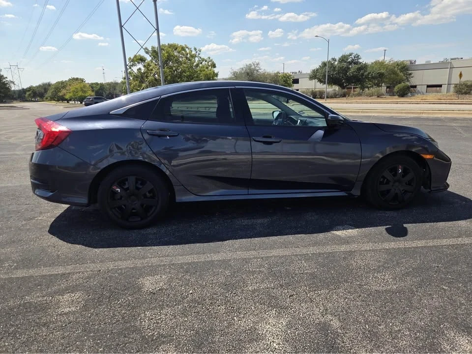 2019 Honda Civic 10th Gen - Image 4 of 8