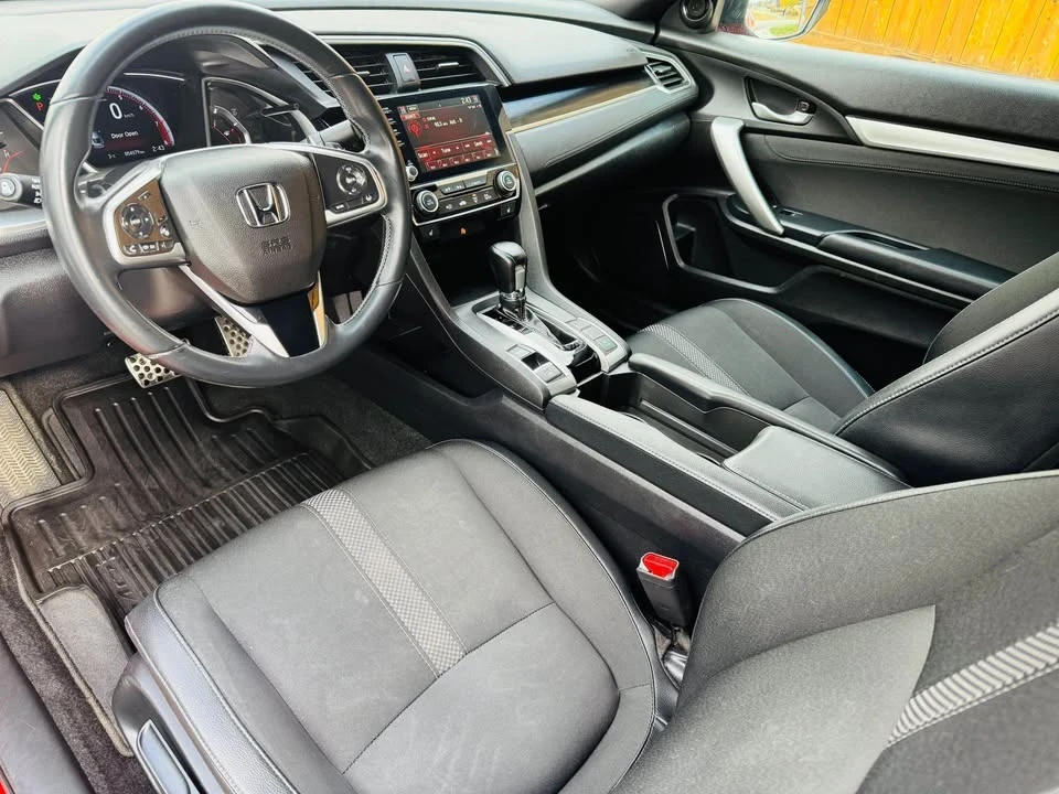 2019 Honda Civic 10th Gen - Image 12 of 20