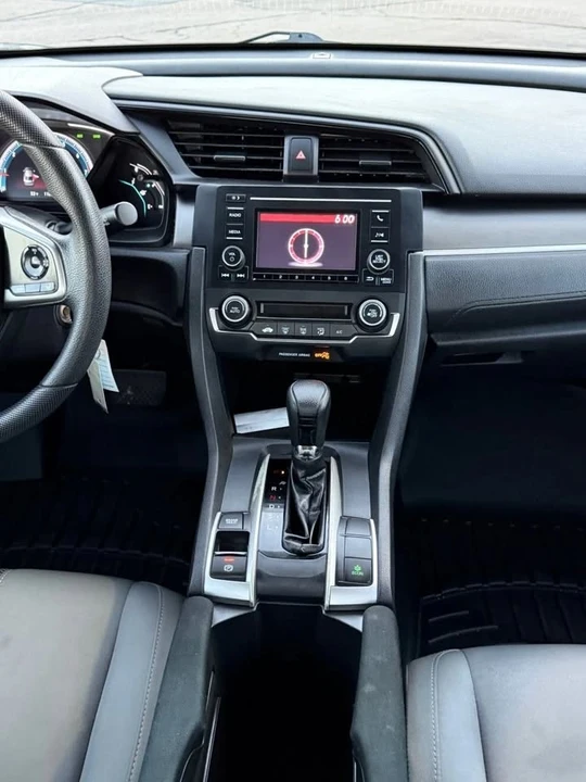 2019 Honda Civic 10th Gen - Image 19 of 20