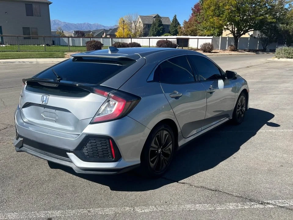 2019 Honda Civic 10th Gen - Image 6 of 17