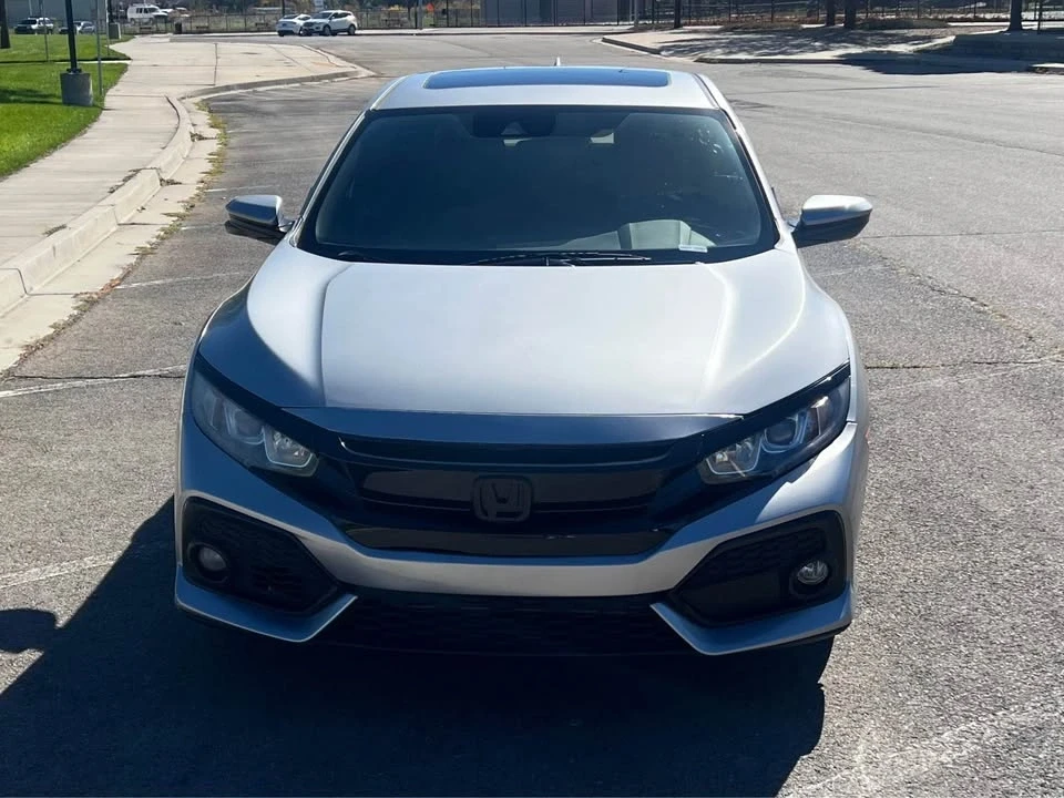 2019 Honda Civic 10th Gen - Image 9 of 17