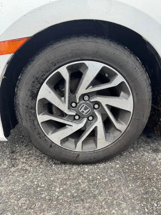 2019 Honda Civic 10th Gen - Image 8 of 10