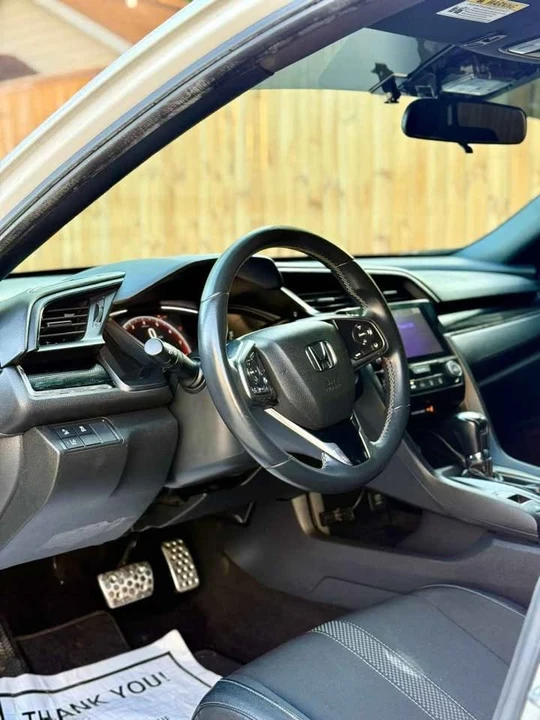 2019 Honda Civic 10th Gen - Image 5 of 9