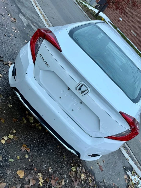 2019 Honda Civic 10th Gen - Image 8 of 14