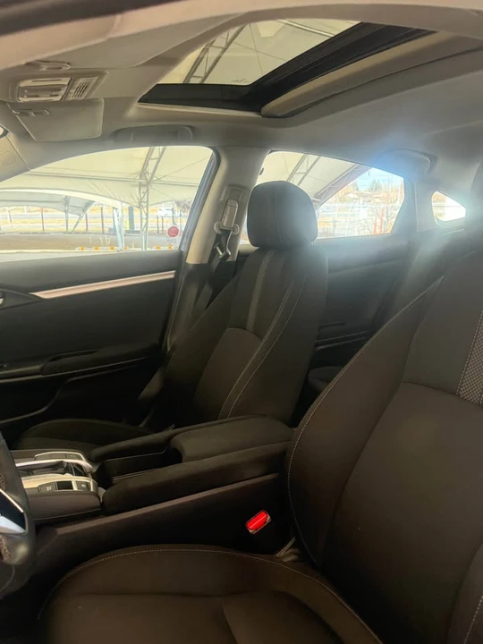 2019 Honda Civic 10th Gen - Image 8 of 10