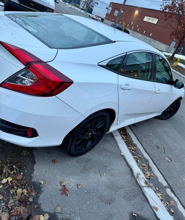 2019 Honda Civic 10th Gen - Image 9 of 14