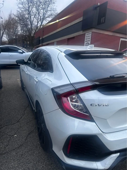 2019 Honda Civic 10th Gen - Image 5 of 8