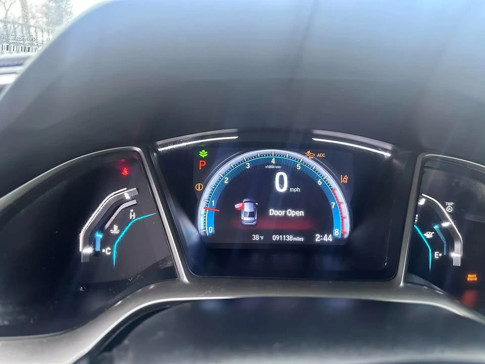 2019 Honda Civic 10th Gen - Image 6 of 10