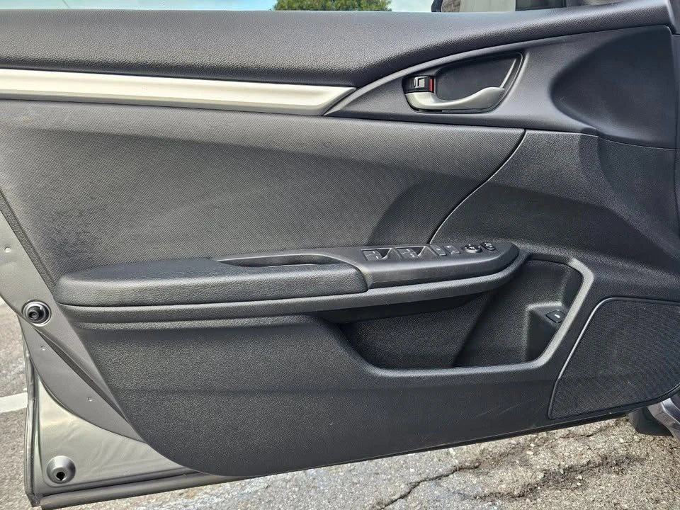 2019 Honda Civic 10th Gen - Image 15 of 19