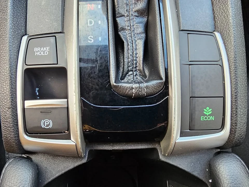 2019 Honda Civic 10th Gen - Image 12 of 19