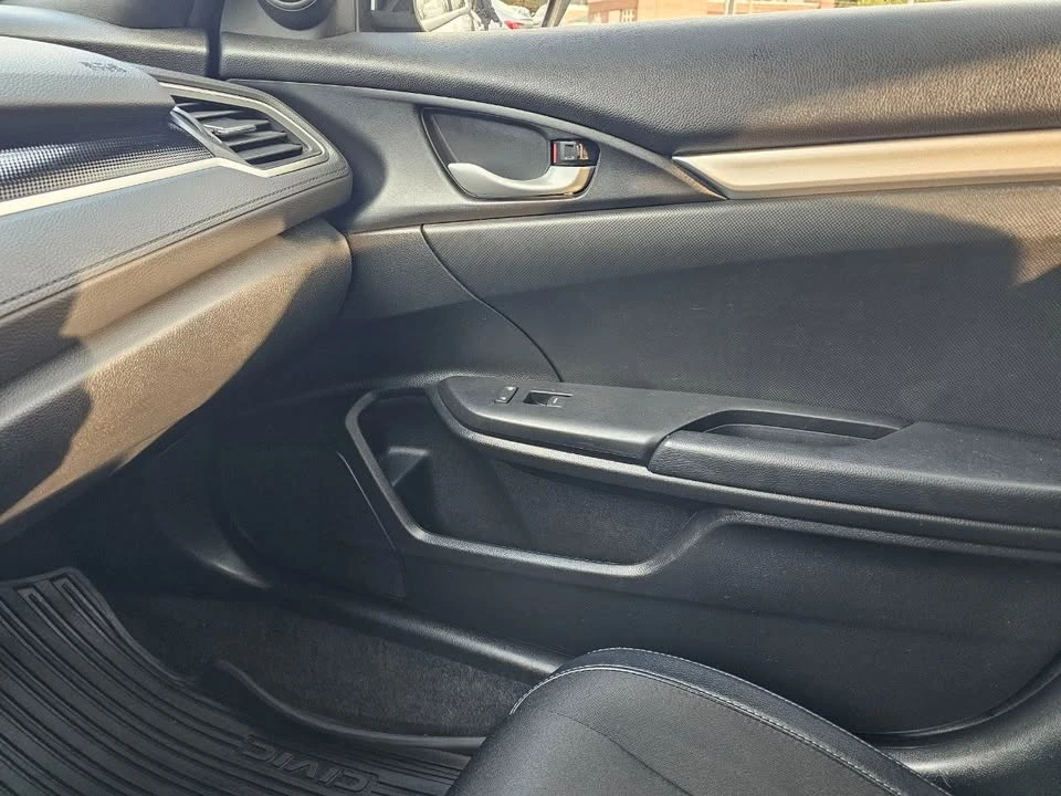 2019 Honda Civic 10th Gen - Image 13 of 19