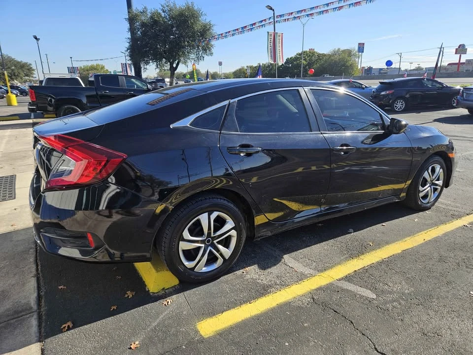 2019 Honda Civic 10th Gen - Image 2 of 6