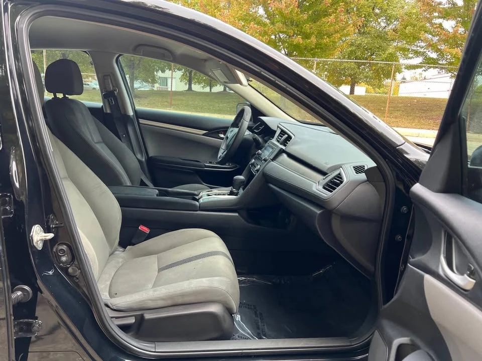 2019 Honda Civic 10th Gen - Image 16 of 20
