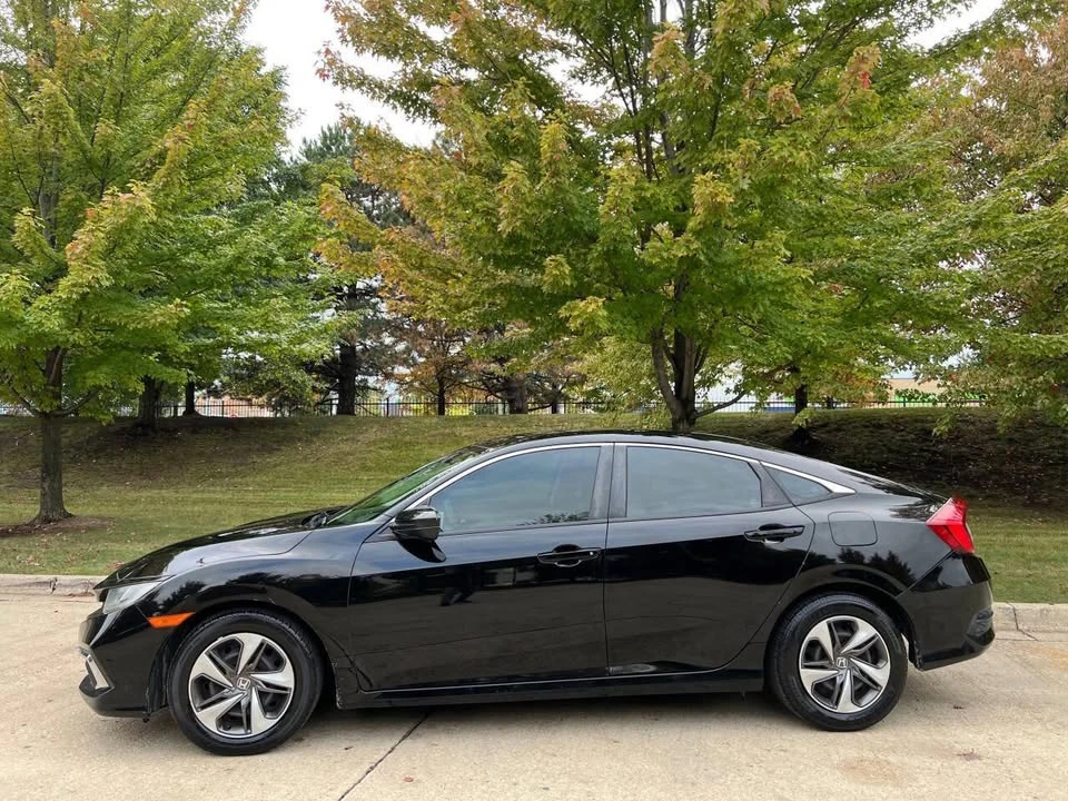 2019 Honda Civic 10th Gen - Image 9 of 20