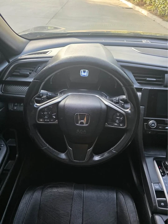 2019 Honda Civic 10th Gen - Image 9 of 16