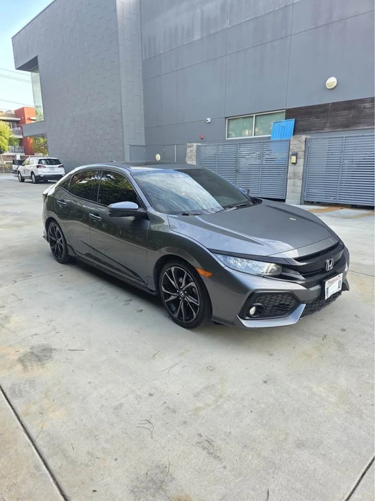 2019 Honda Civic 10th Gen - Image 2 of 16
