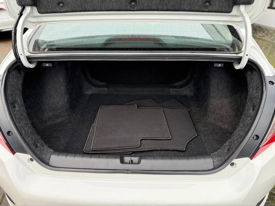 2019 Honda Civic 10th Gen - Image 7 of 19