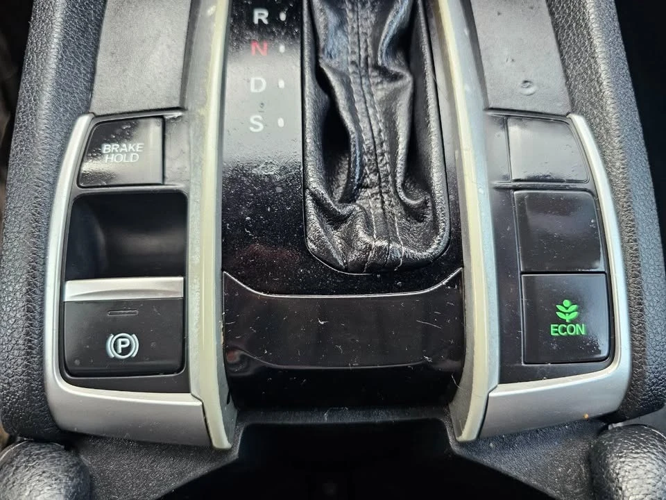 2019 Honda Civic 10th Gen - Image 12 of 20