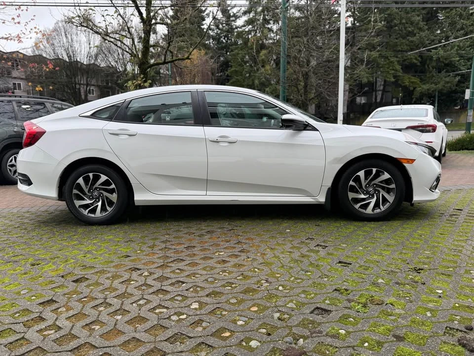 2019 Honda Civic 10th Gen - Image 3 of 19