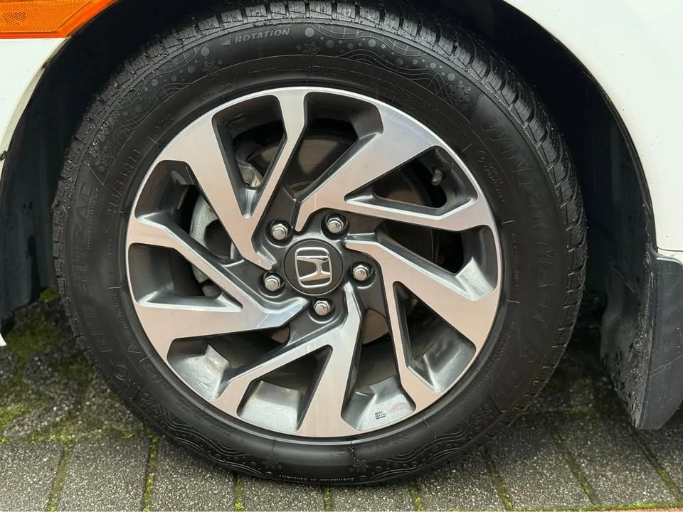 2019 Honda Civic 10th Gen - Image 9 of 19