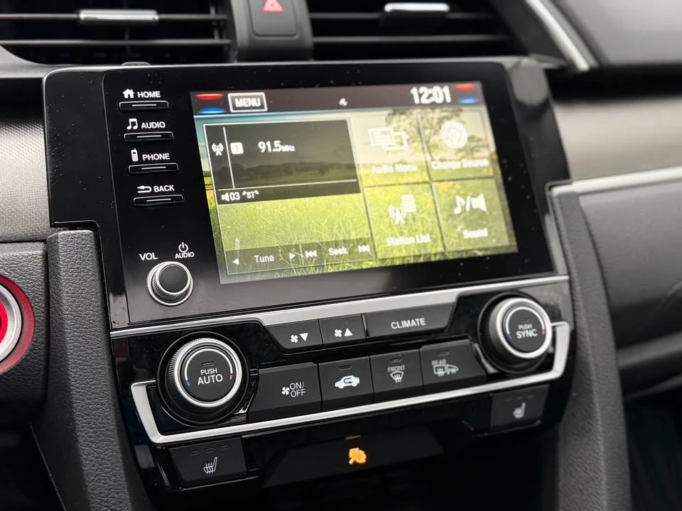 2019 Honda Civic 10th Gen - Image 14 of 19