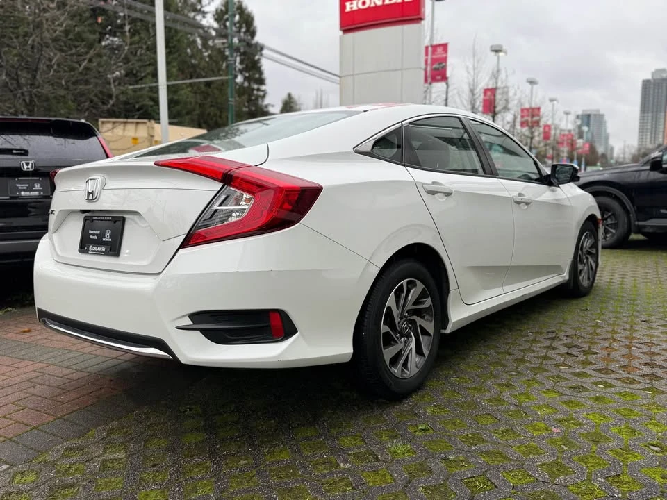 2019 Honda Civic 10th Gen - Image 4 of 19