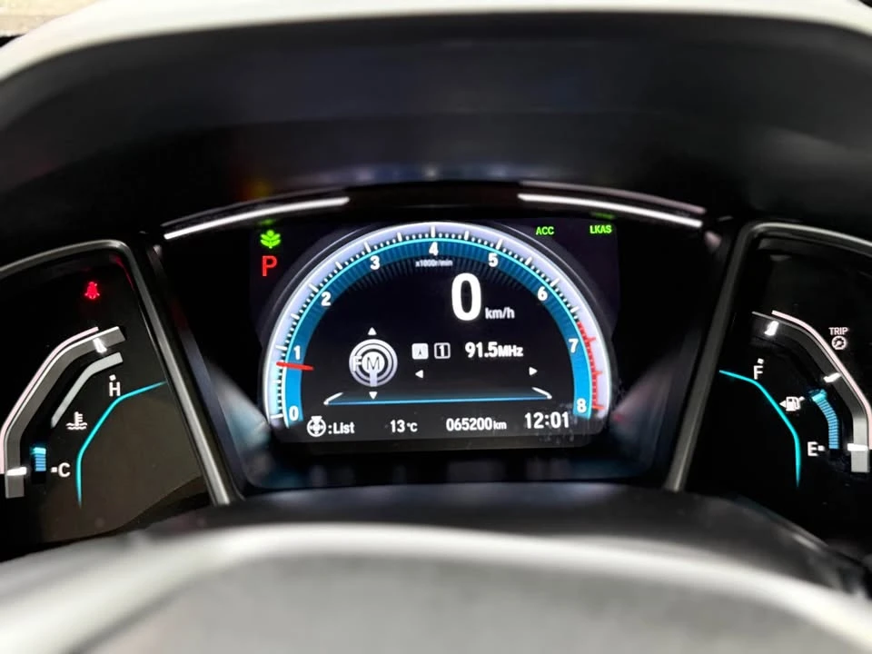 2019 Honda Civic 10th Gen - Image 17 of 19